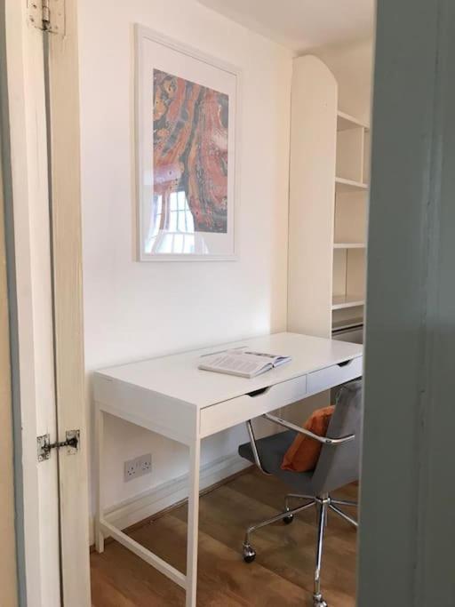 Authentic 3 Bed Historic House Soho, Appartamento *